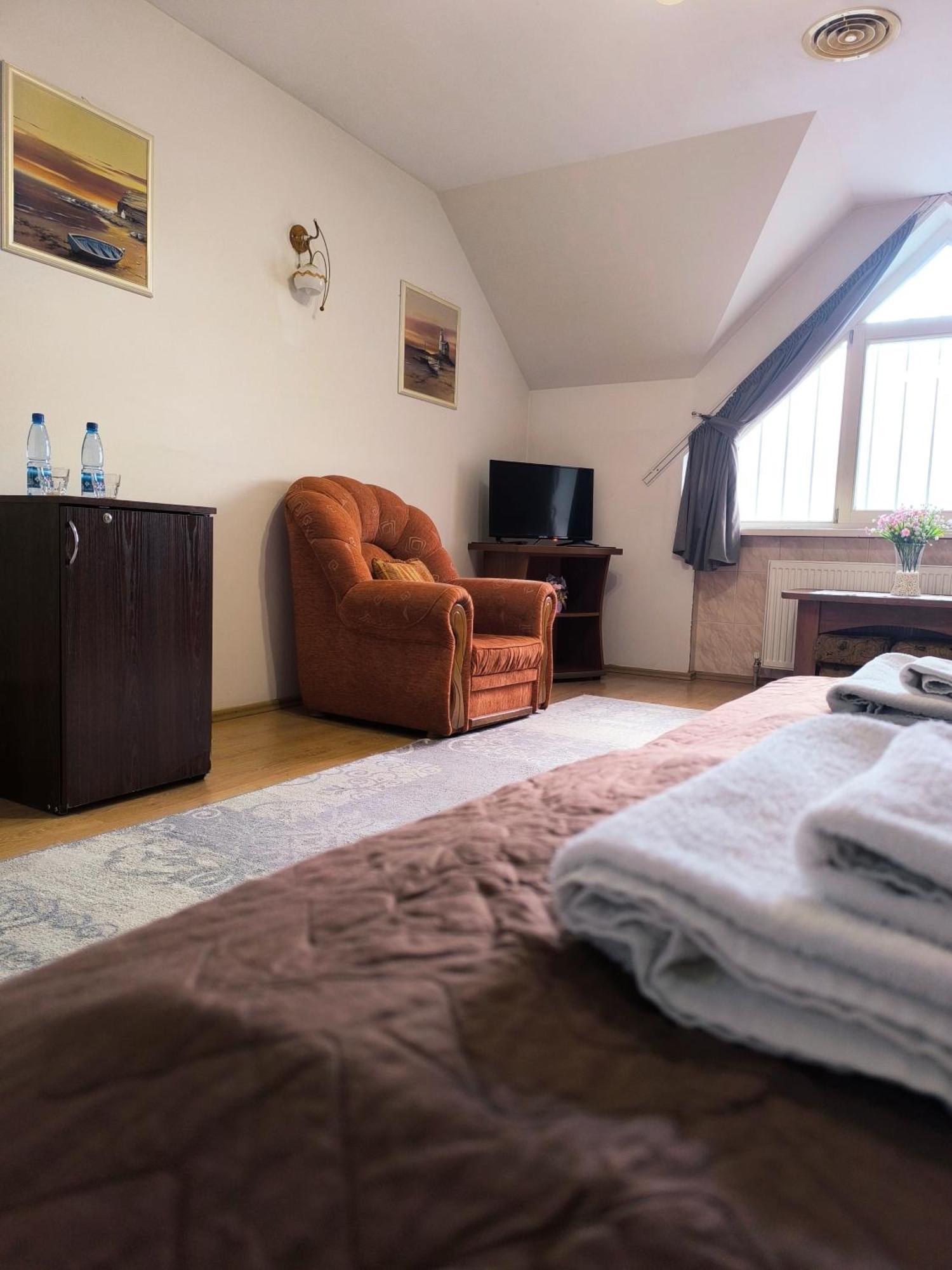 Hotel Delfin Moukatcheve Chambre photo